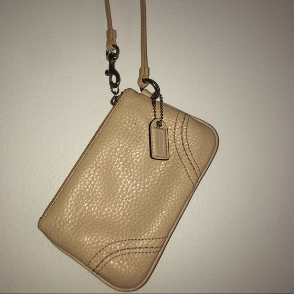 New! Coach Leather Tan Wristlet - Picture 8 of 9